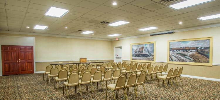 品质酒店&套房帕拉特卡河滨(Quality Inn & Suites Palatka Riverfront)图片