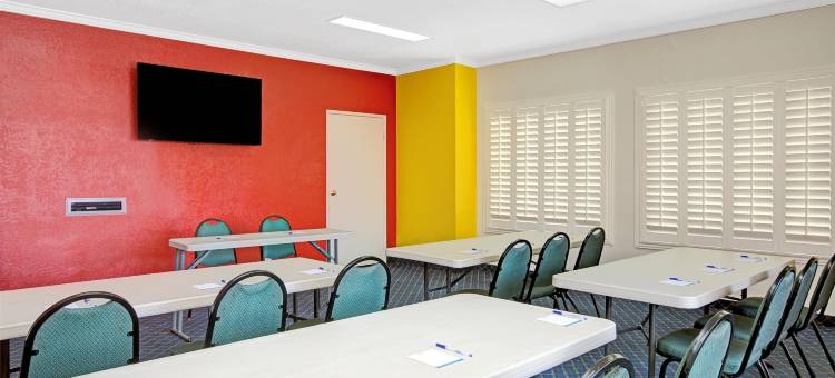 Suites Lawndale, CA – South Bay图片