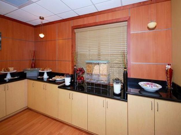 Comfort Suites Stockbridge Hotel Reviews And Room Rates