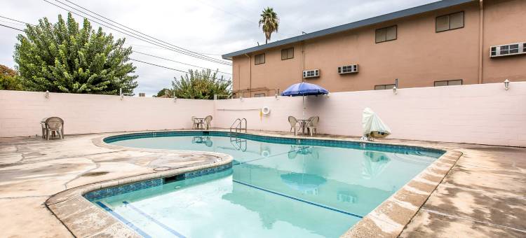 罗德威酒店-靠近大学-通往优胜美地(Rodeway Inn Near University-Gateway to Yosemite)图片