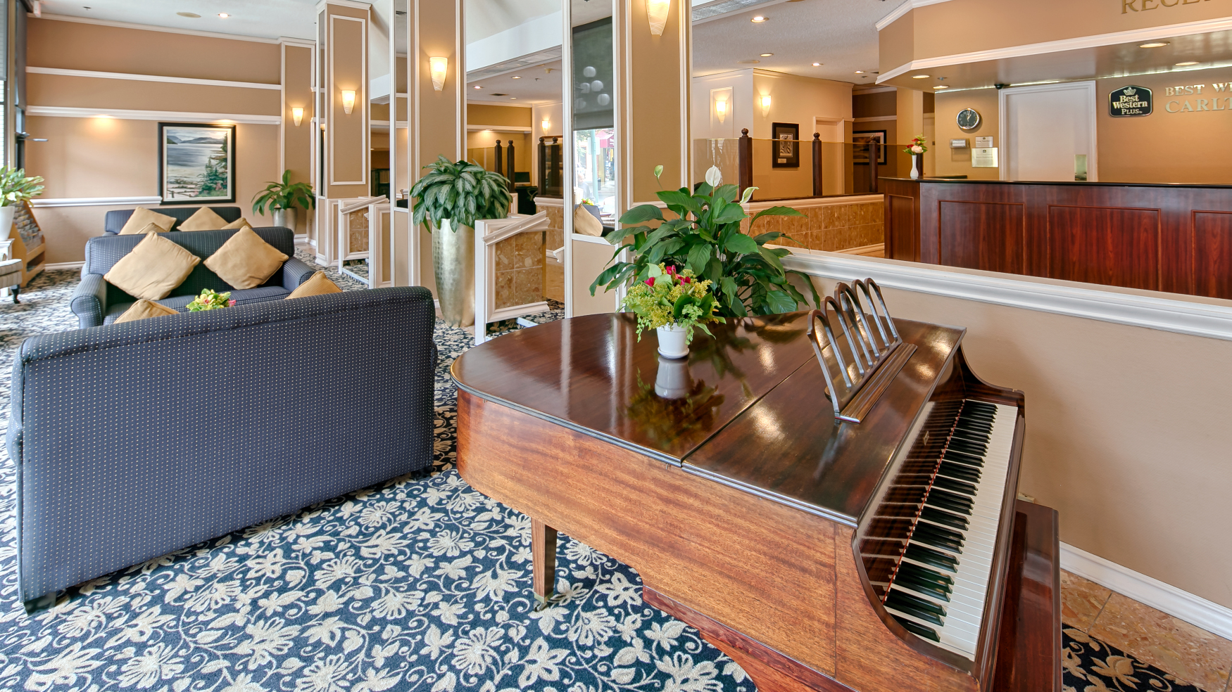 Best Western Plus Carlton Plaza Hotel Over view