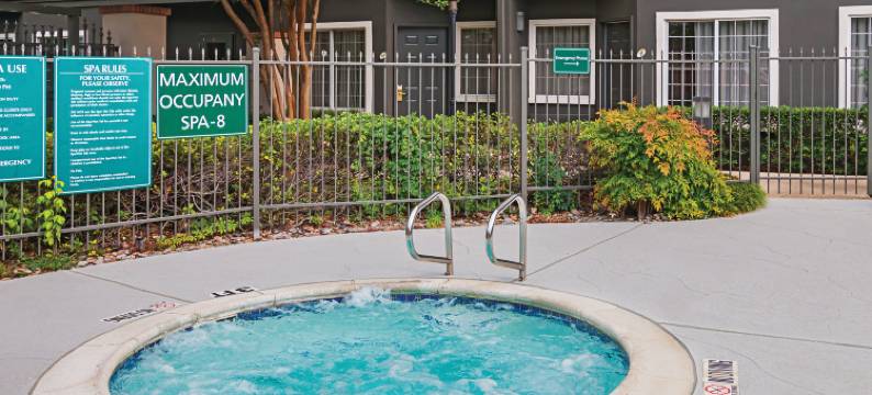 沃斯堡北拉昆塔温德姆套房酒店(La Quinta Inn & Suites by Wyndham Fort Worth North)图片