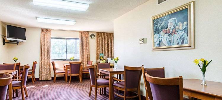 Super 8 by Wyndham Lawrence KU图片