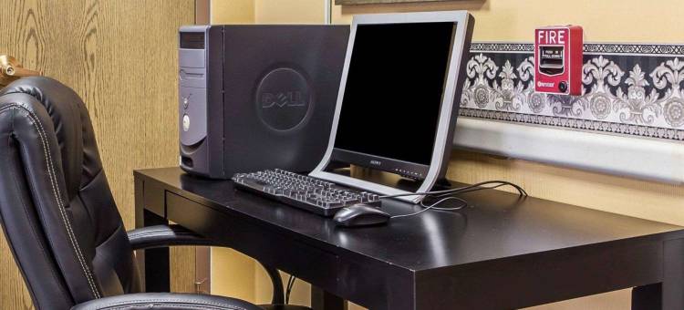 密尔沃基机场罗德威旅馆及套房(Rodeway Inn & Suites Milwaukee Airport)图片