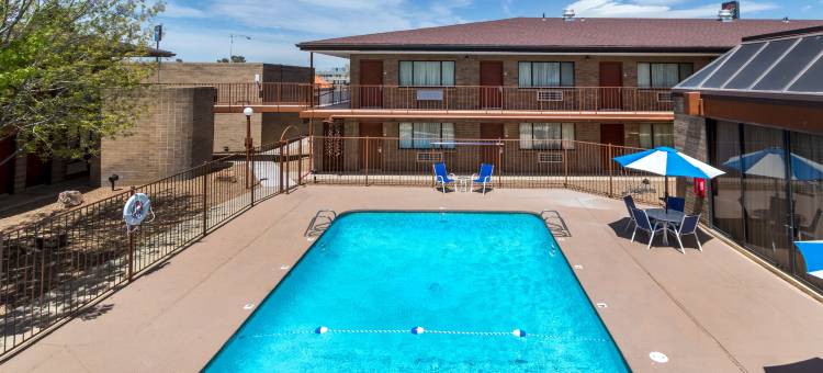 布卢明顿品质酒店-近大学(Quality Inn Bloomington Near University)图片