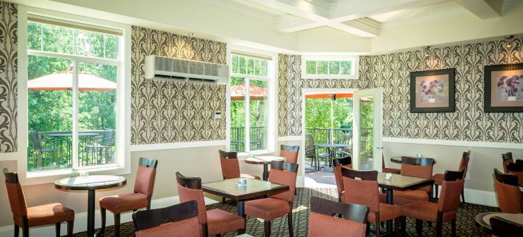 阿什兰溪广场酒店(Plaza Inn & Suites at Ashland Creek)图片