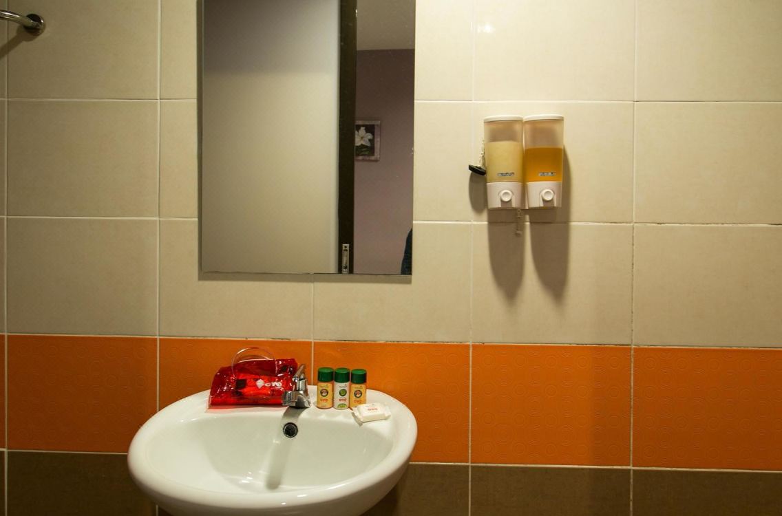 Oyo 169 kk hotel kajang malaysia