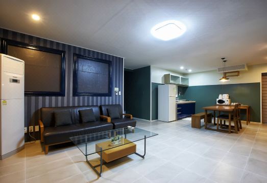 Mi n Mi Pension Hotel Overview