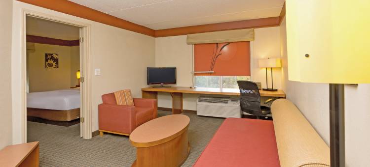 罗利卡瑞拉昆塔温德姆套房酒店(La Quinta Inn & Suites by Wyndham Raleigh Cary)图片