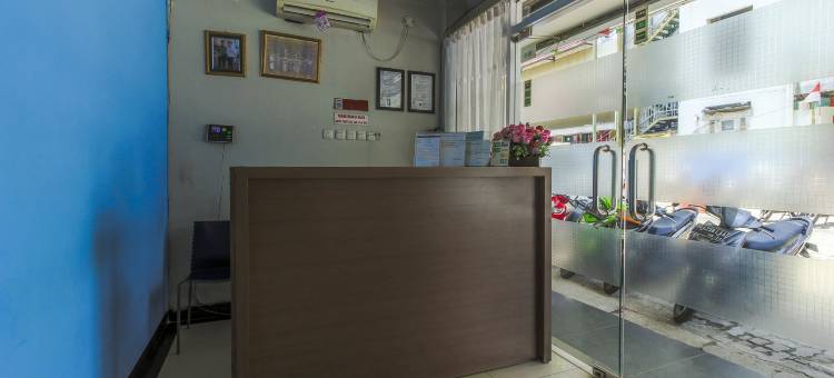 RedDoorz Near Living Plaza Palembang图片