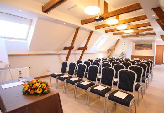 Kurshi Hotel & SpaHotel Overview