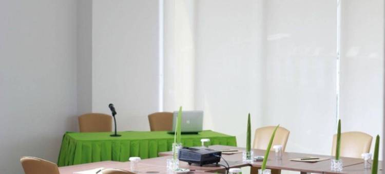 雅加达奇基尼呼啸酒店(Whiz Hotel Cikini Jakarta)图片