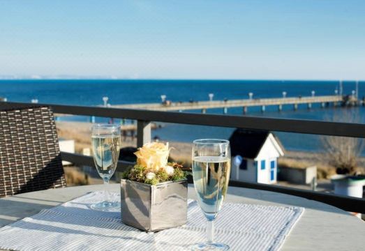 Maris Hotel Overview