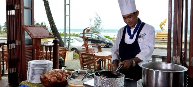 班卡伦布里度假酒店(Baan Karonburi Resort)图片