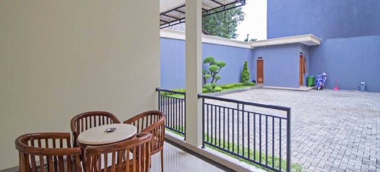 红多兹伊斯兰酒店-近梅库布亚纳大学(RedDoorz Syariah near Mercu Buana University)图片