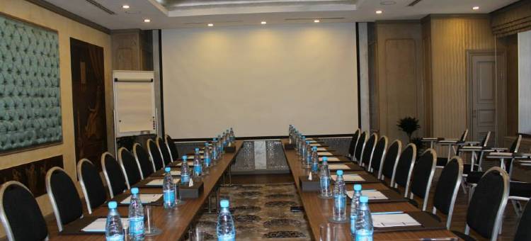 比什凯克中心温德姆华美达酒店(Ramada by Wyndham Bishkek Centre)图片