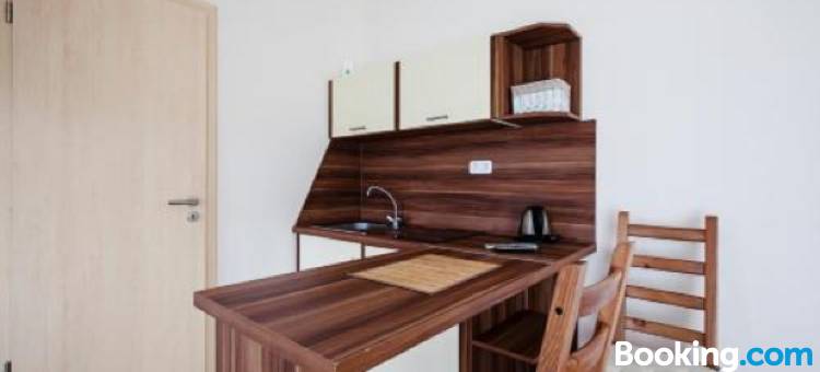 卡奇士野营公寓(Kocsis Apartman es Camping)图片