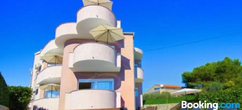 Aquarius Apartments - Beachside with Heated Pool图片