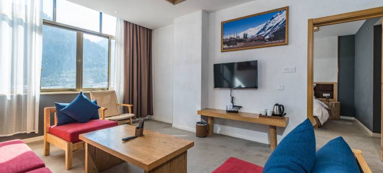 波密格拉丹东酒店图片