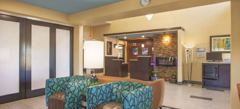 伊丽莎白敦拉昆塔温德姆套房酒店(La Quinta Inn & Suites by Wyndham Elizabethtown)图片