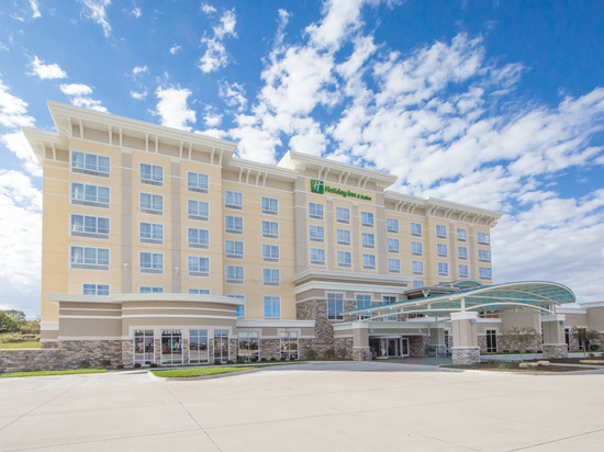 Holiday Inn & Suites 长椅