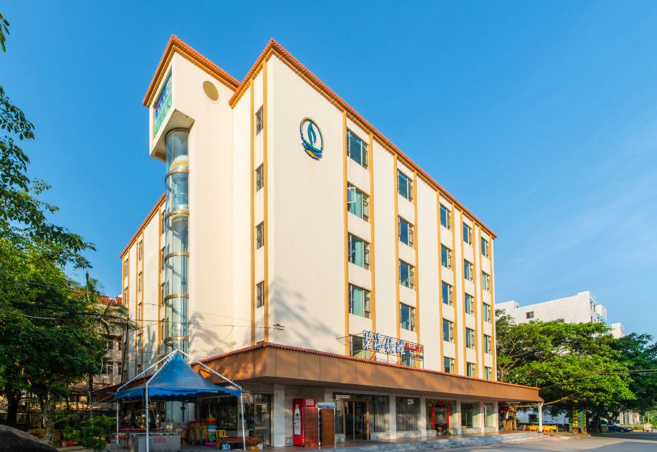 Bihaiyuntian Holiday Inn Hotel Overview