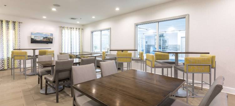阿什维尔市中心拉昆塔酒店及套房 by Wyndham(La Quinta Inn & Suites by Wyndham Asheville Downtown)图片