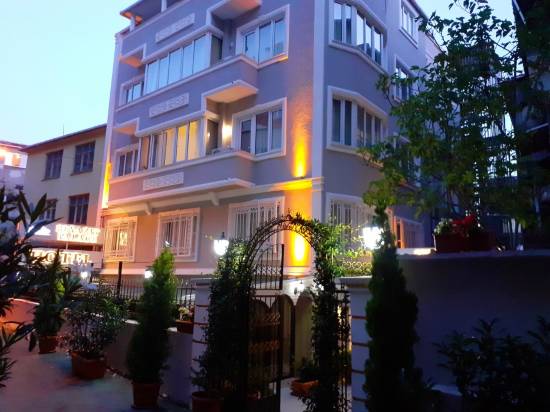 巴耶濟德宮殿酒店