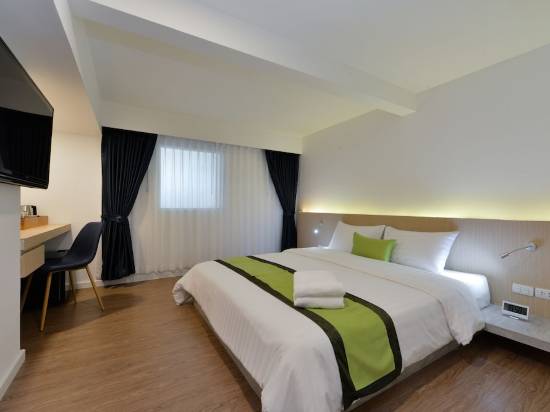 素坤逸路19愛切克客棧