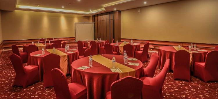 泗水普里姆布兹酒店(PrimeBiz Hotel Surabaya)图片