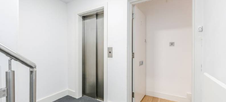 大温莎公寓免费停车酒店(Large Windsor Apartment Free Parking)图片