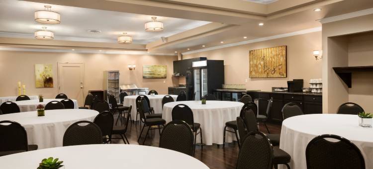 翡翠公园-里贾纳东华美达酒店(Ramada by Wyndham Emerald Park/Regina East)图片