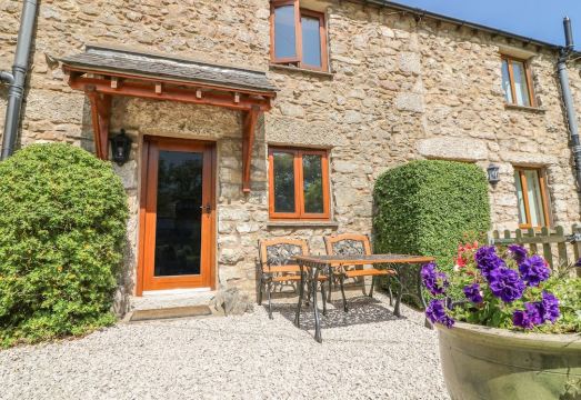 Middle Cottage Hotel Overview