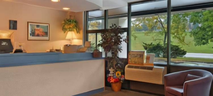 白河交叉路口温德姆速8酒店(Super 8 by Wyndham White River Junction)图片