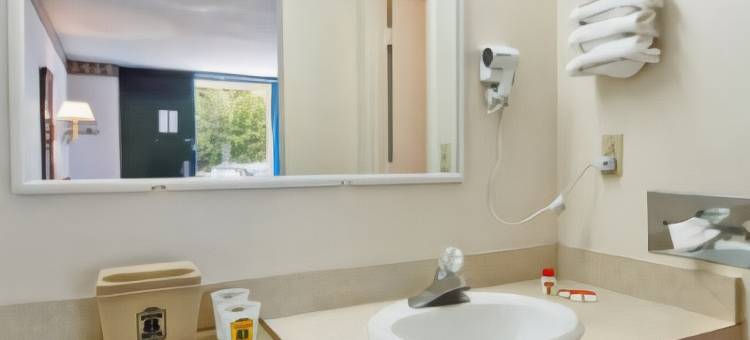 马里昂北卡罗来纳州速8酒店(Super 8 by Wyndham Marion NC)图片