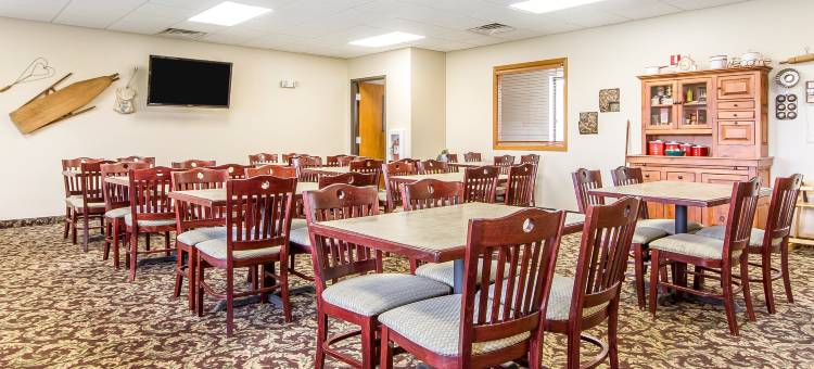 托玛凯隆波因特酒店(Clarion Pointe Tomah)图片