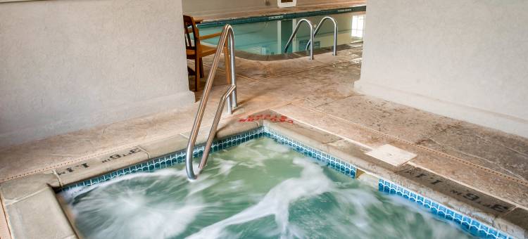 奥沙克湖舒眠酒店及套房(Sleep Inn & Suites Lake of the Ozarks)图片