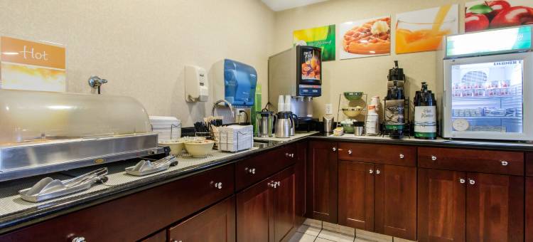 华美达海湾套房旅馆(Ramada Bayside Inn and Suites)图片