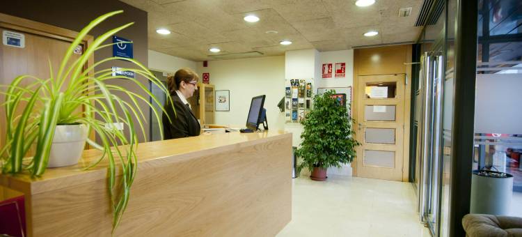 诺艾恩潘普洛纳宜必思尚品酒店(Ibis Styles Pamplona Noain)图片