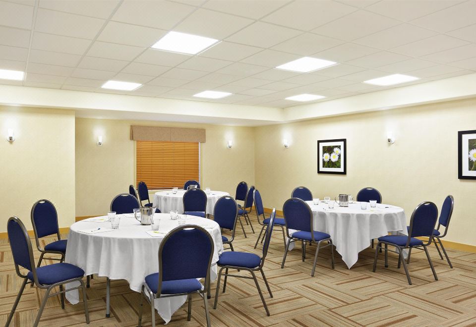 Four Points by Sheraton SaskatoonHotel Overview