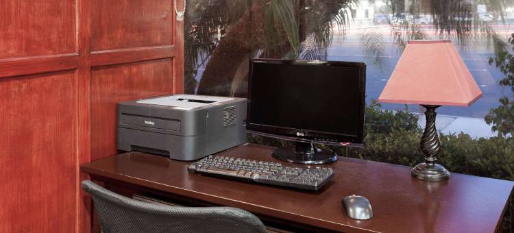 阿纳海姆卡普里套房酒店(Capri Suites Anaheim)图片