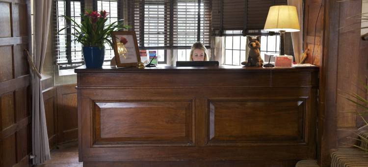 斯通豪斯苑酒店(Stonehouse Court Hotel - A Bespoke Hotel)图片