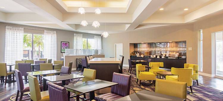 路易斯维尔丹佛博尔德拉昆塔温德姆套房酒店(La Quinta Inn & Suites by Wyndham Denver Boulder-Louisville)图片