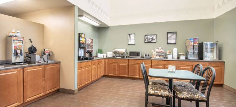 四季旅店(Four Seasons Inn)图片