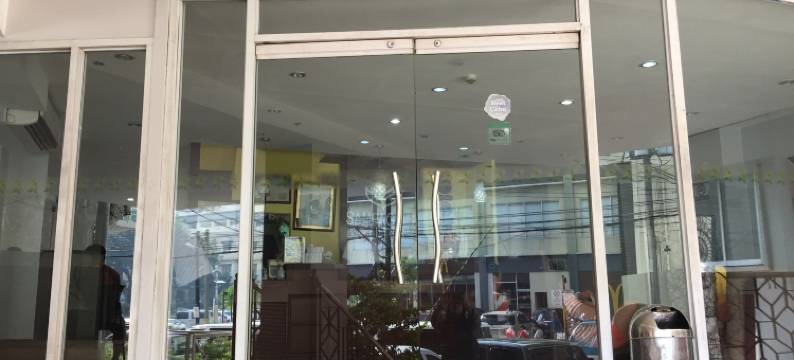 加西亚广场桑帕吉塔套房酒店(Sampaguita Suites Plaza Garcia)图片