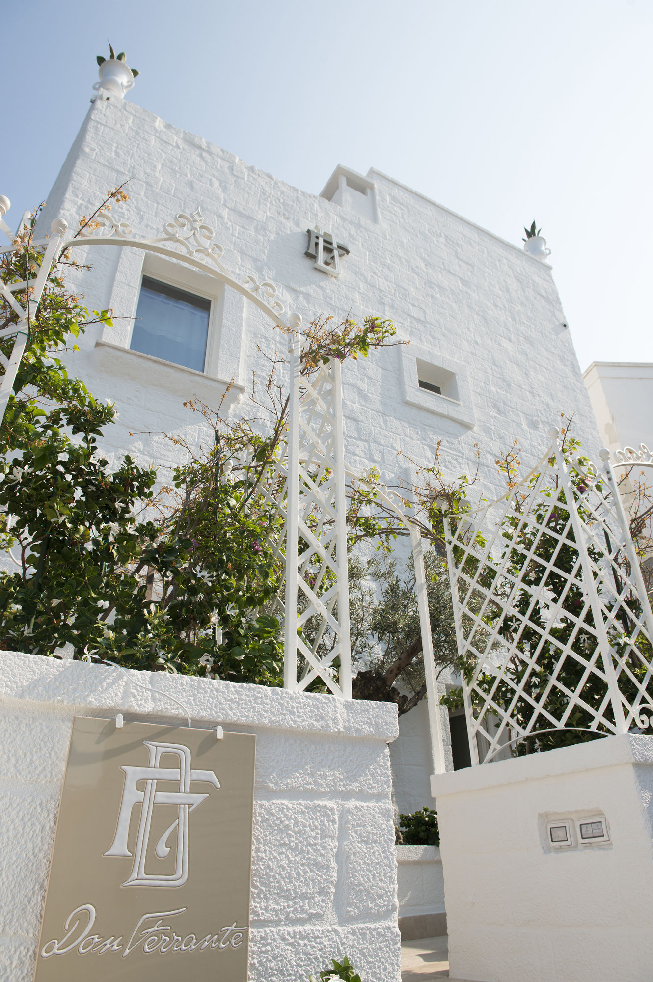 Hotel Don Ferrante Over view