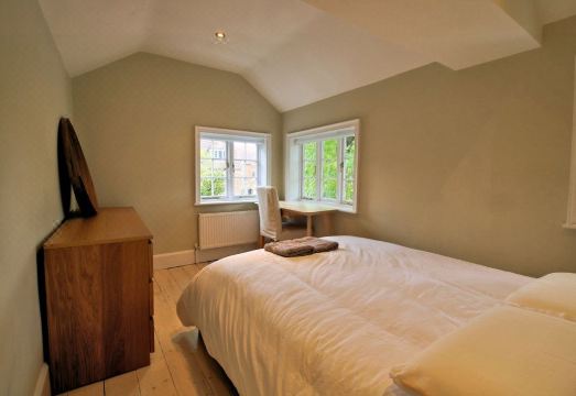 Lovely 4 Bed Family Home in Jericho, OxfordHotel Overview