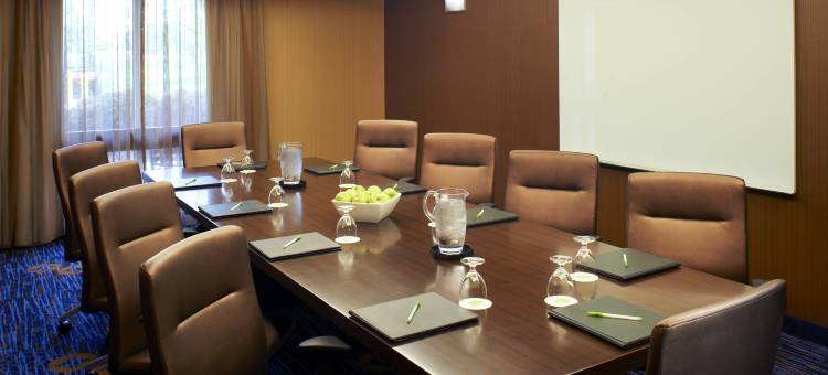 克里夫兰机场南部万怡酒店(Courtyard Cleveland Airport South)图片