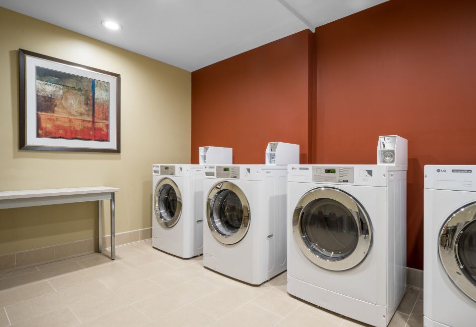 Holiday Inn Manitowoc Over view