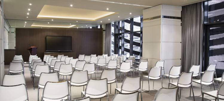 珍珠罗塔纳首都中心酒店(Pearl Rotana Capital Centre)图片